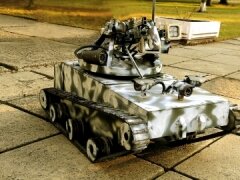 Українські вчені розробили танк з дистанційним управлінням для АТО